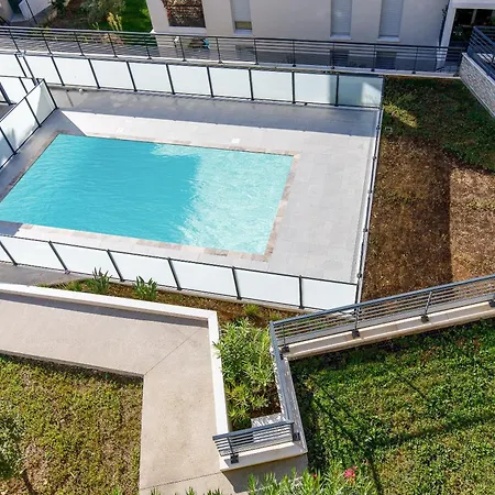 Lovely 2 Bedroom With Pool Vallauris