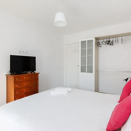 Lovely 2 Bedroom With Pool